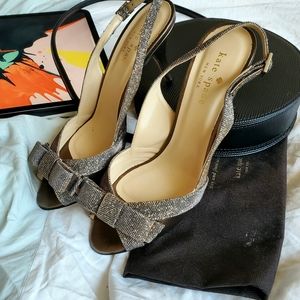 NWT! KATE SPADE Grey Silver Slingback Sandal